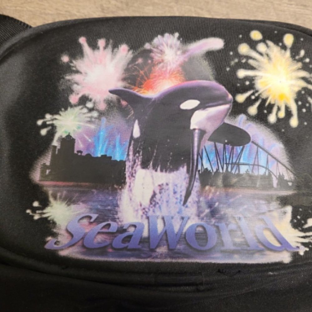 SeaWorld Vintage Shamu Fanny Pack